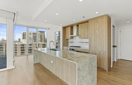 3 Bedroom Old Town Apartment