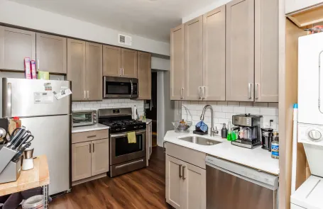 2 Bedroom Wicker Park Apartment