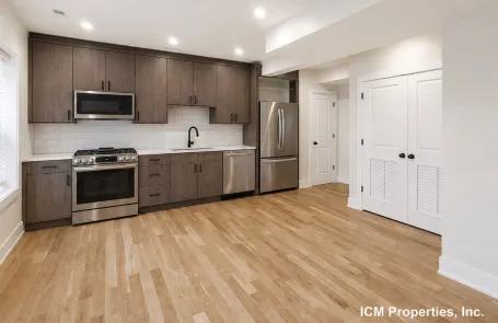 3 Bedroom Lakeview Apartment