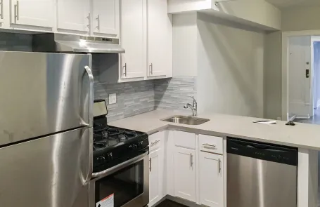 1 Bedroom Lincoln Square Apartment