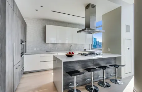 8_east_huron_apartments_100